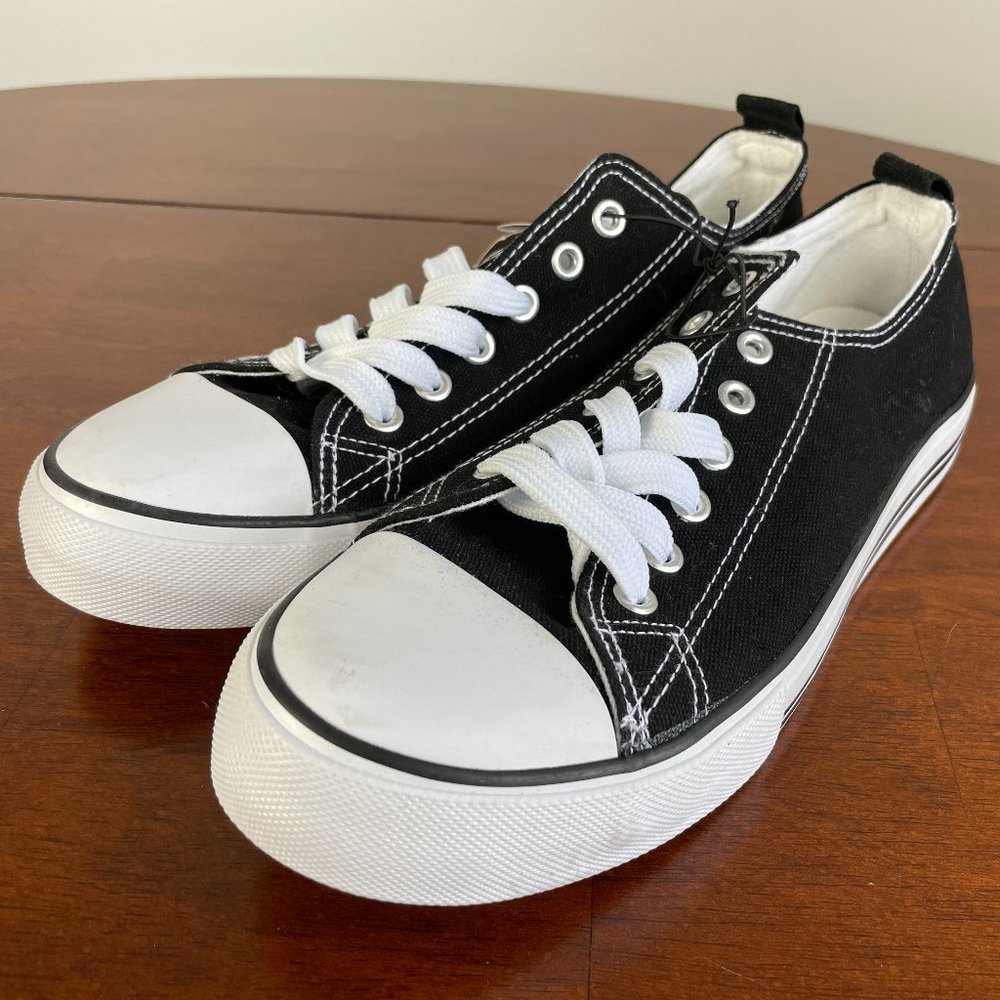 Fashion Supply Canvas Tennis Shoes